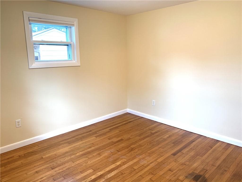 Single Family Residence at 66 Palace Avenue, Warwick, photo 31 of 42