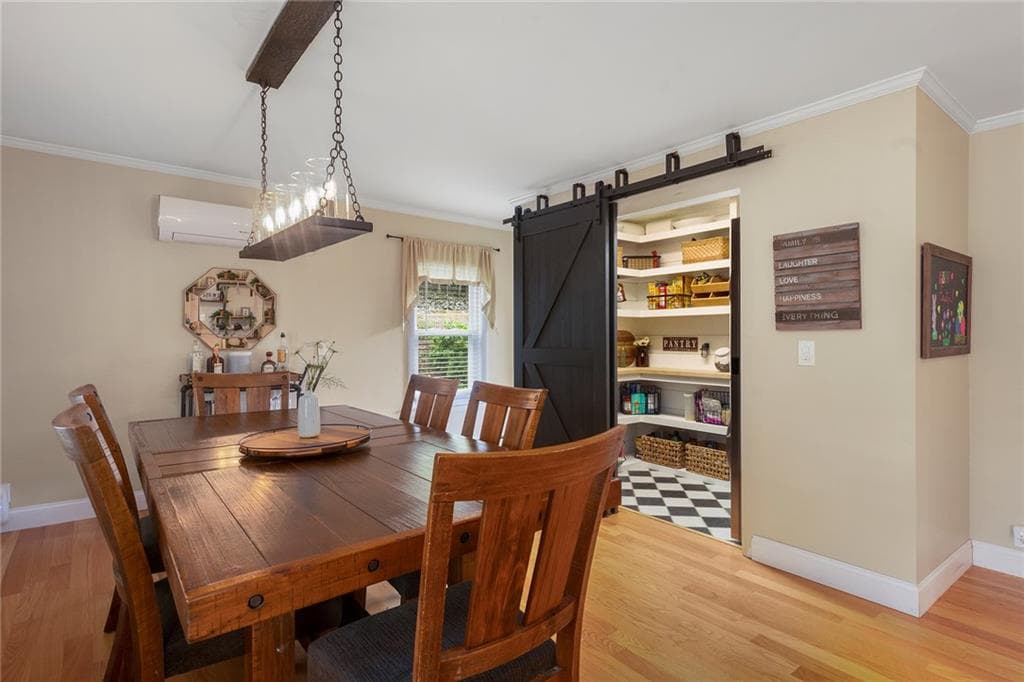 Single Family Residence at 441 Farnum Pike, Smithfield, photo 10 of 39