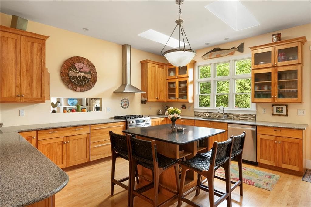 Single Family Residence at 106 Huntinghouse Road, Glocester, photo 13 of 50