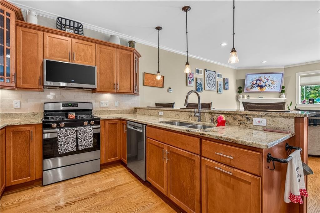 Condominium at 160 Allegra Lane, North Kingstown, photo 12 of 37