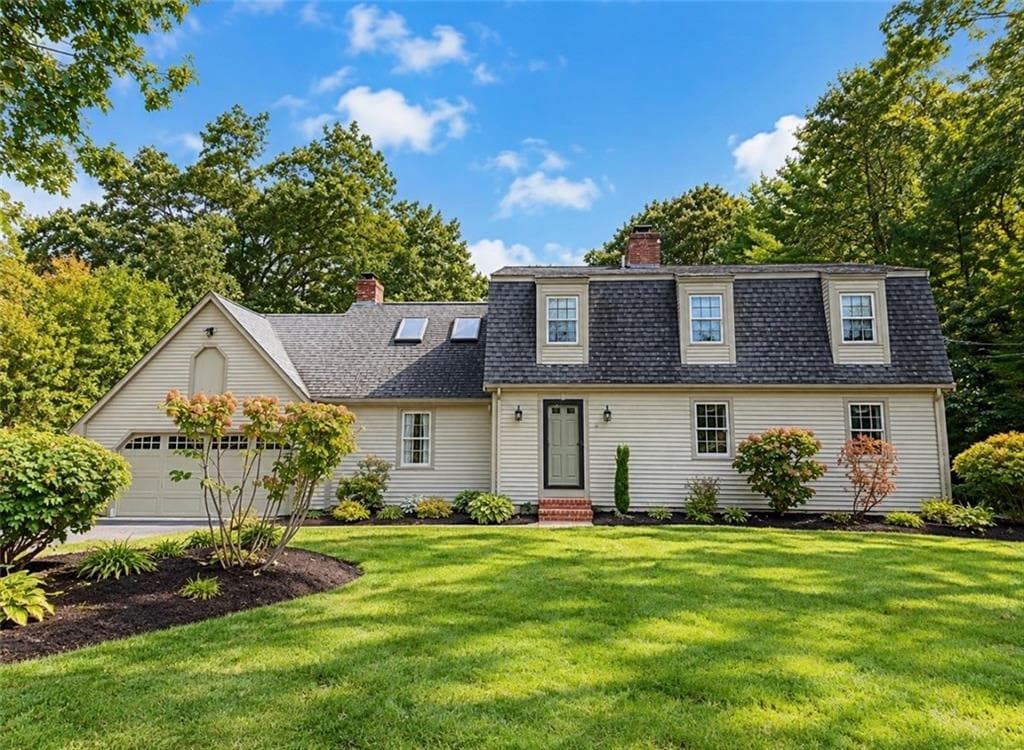 Single Family Residence at 8 Woodcrest Drive, Cumberland, photo 2 of 40