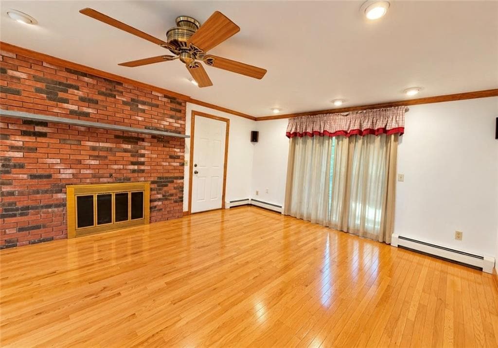 Single Family Residence at 8 Woodcrest Drive, Cumberland, photo 20 of 40