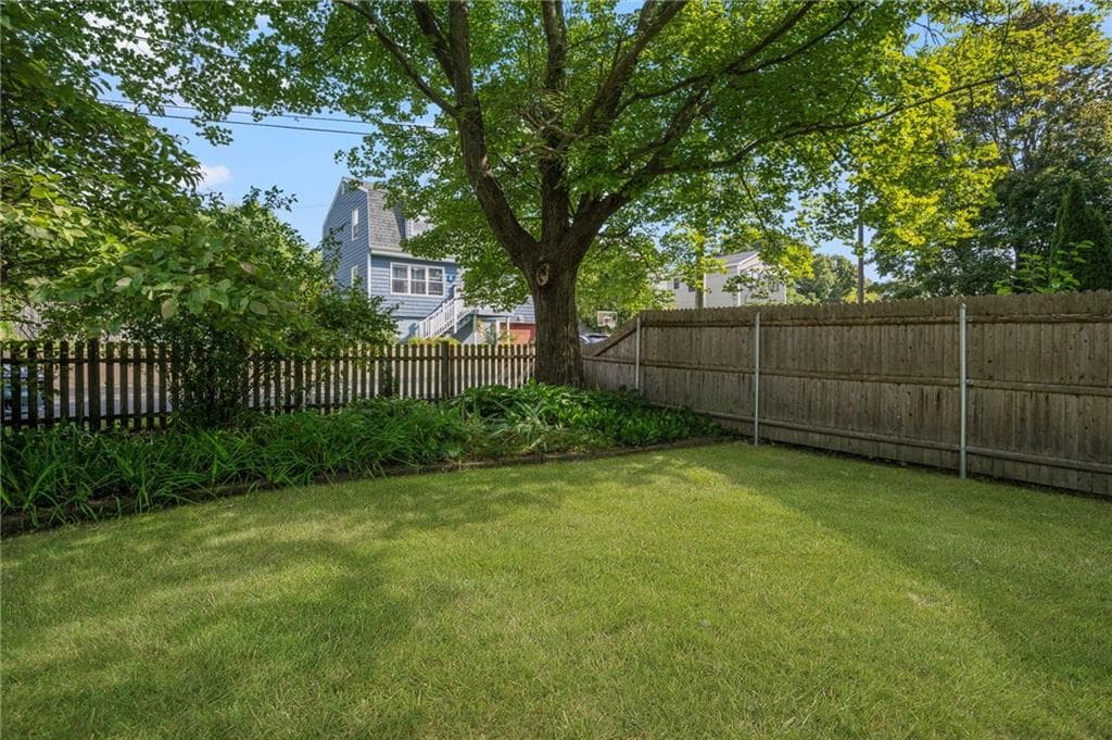 Single Family Residence at 34 Wuddall Avenue, Warwick, photo 39 of 46