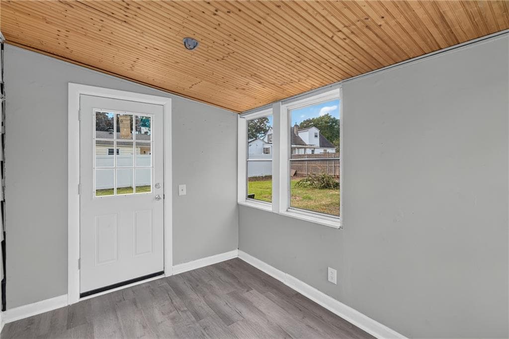Single Family Residence at 59 Graybar Road, Warwick, photo 20 of 28