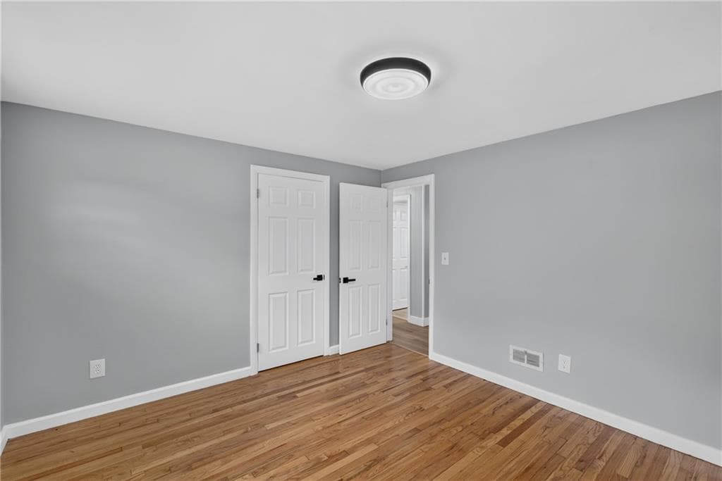 Single Family Residence at 59 Graybar Road, Warwick, photo 18 of 28