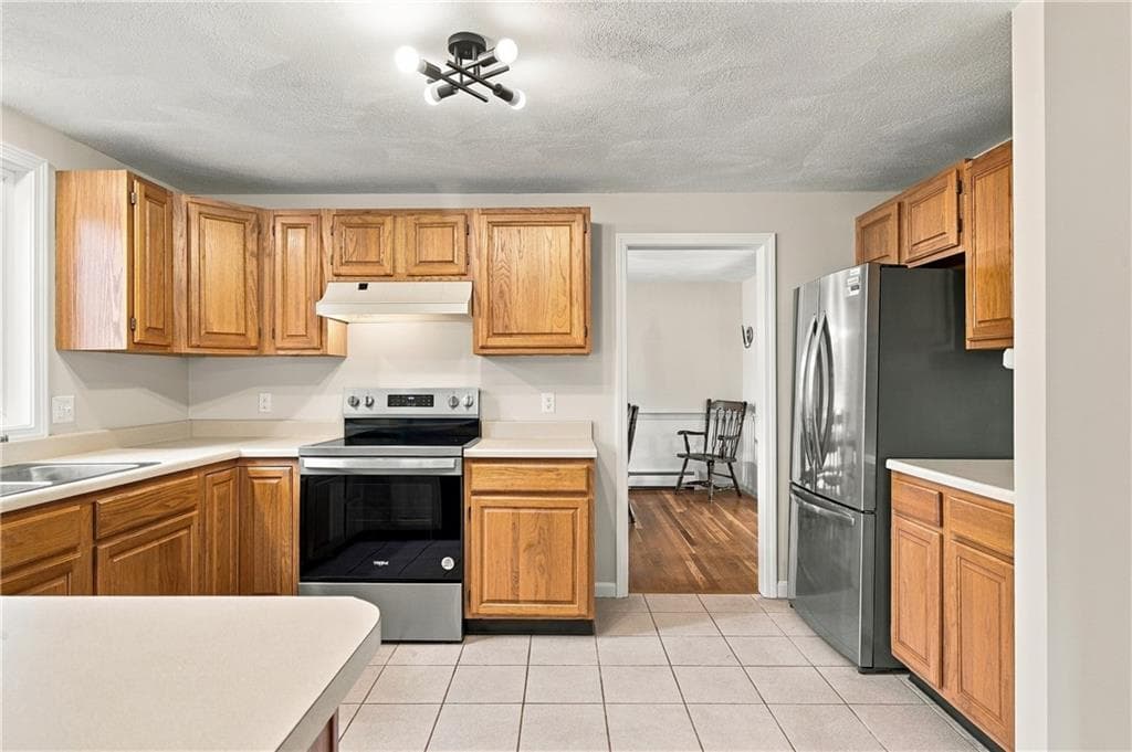 Single Family Residence at 16 Woodside Avenue, Cumberland, photo 13 of 45