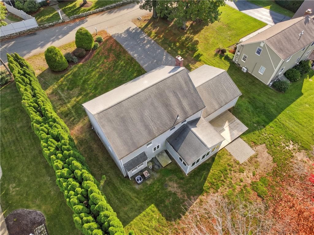 Single Family Residence at 16 Woodside Avenue, Cumberland, photo 7 of 45