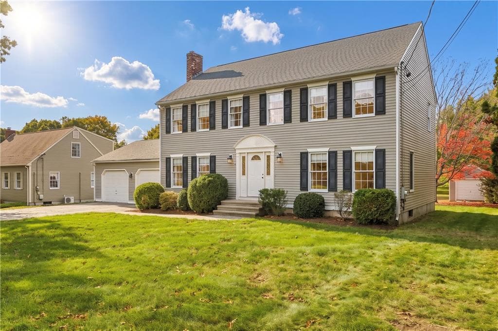 Single Family Residence at 16 Woodside Avenue, Cumberland, photo 3 of 45