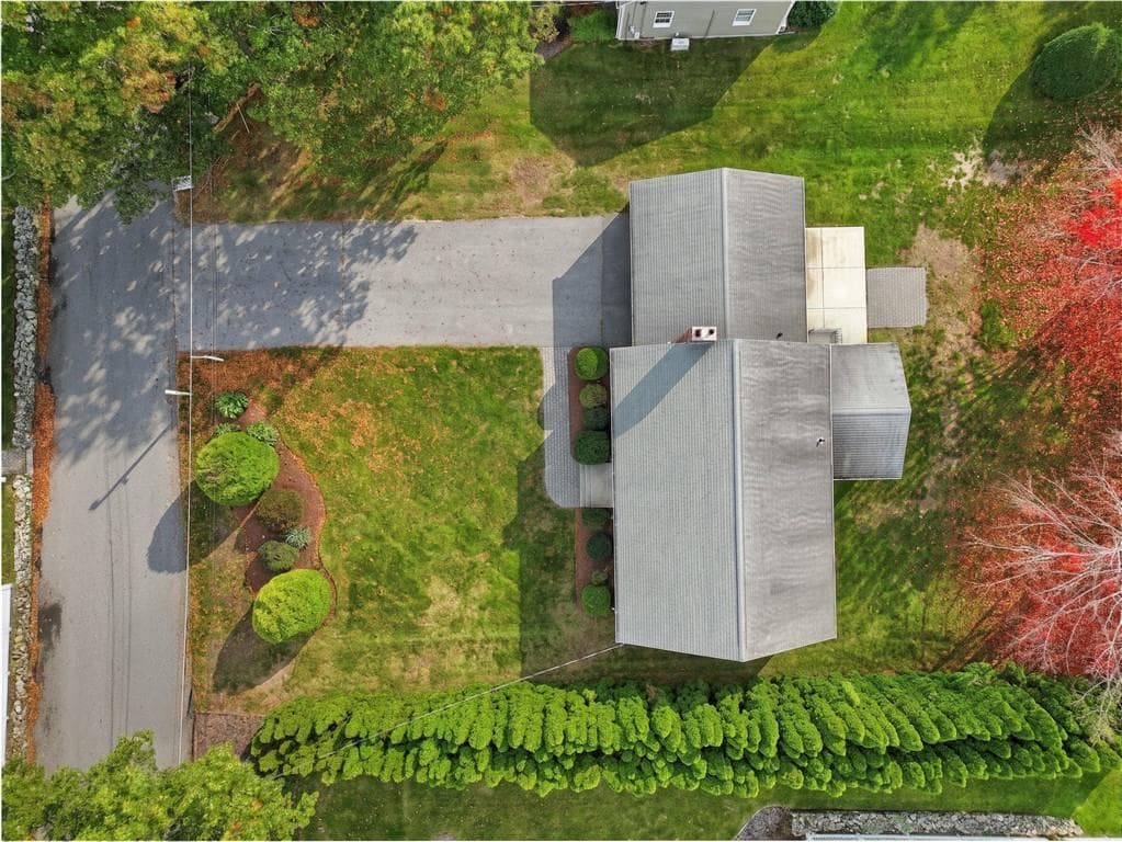 Single Family Residence at 16 Woodside Avenue, Cumberland, photo 9 of 45