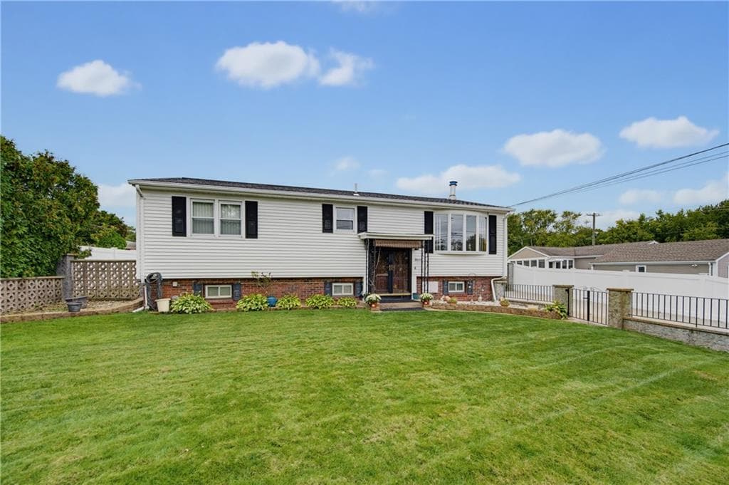 Single Family Residence at 11 Old Barrington Road, East Providence, photo 2 of 43
