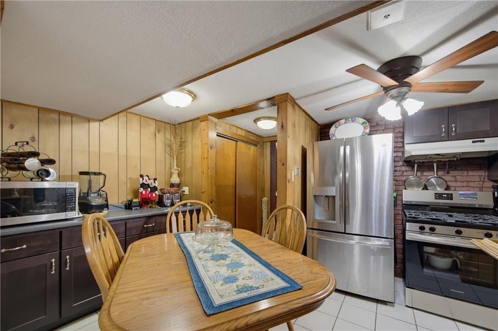 Single Family Residence at 11 Old Barrington Road, East Providence, photo 32 of 43