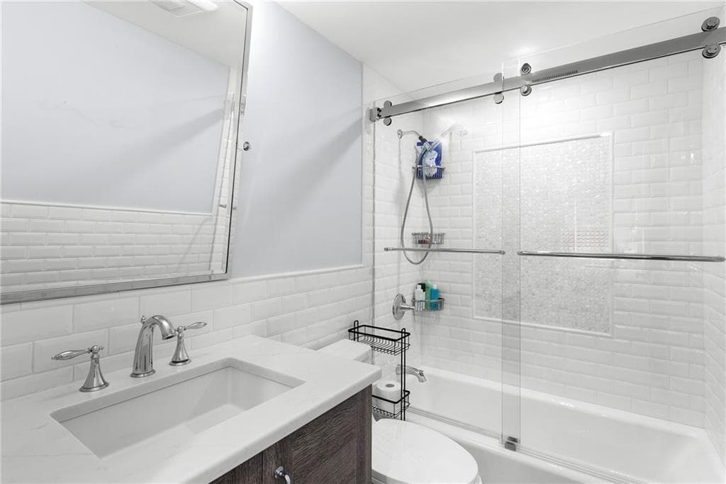 Condominium at 364 Bellevue Avenue UNIT D7, Newport, photo 19 of 35