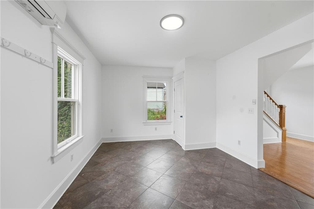 Single Family Residence at 21 Elm Street, Newport, photo 11 of 36
