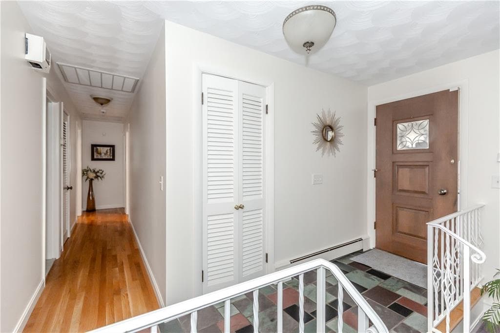 Single Family Residence at 14 Brookfarm Road, North Providence, photo 2 of 28