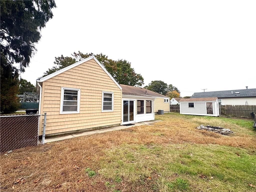 Single Family Residence at 85 Hilton Avenue, East Providence, photo 18 of 19
