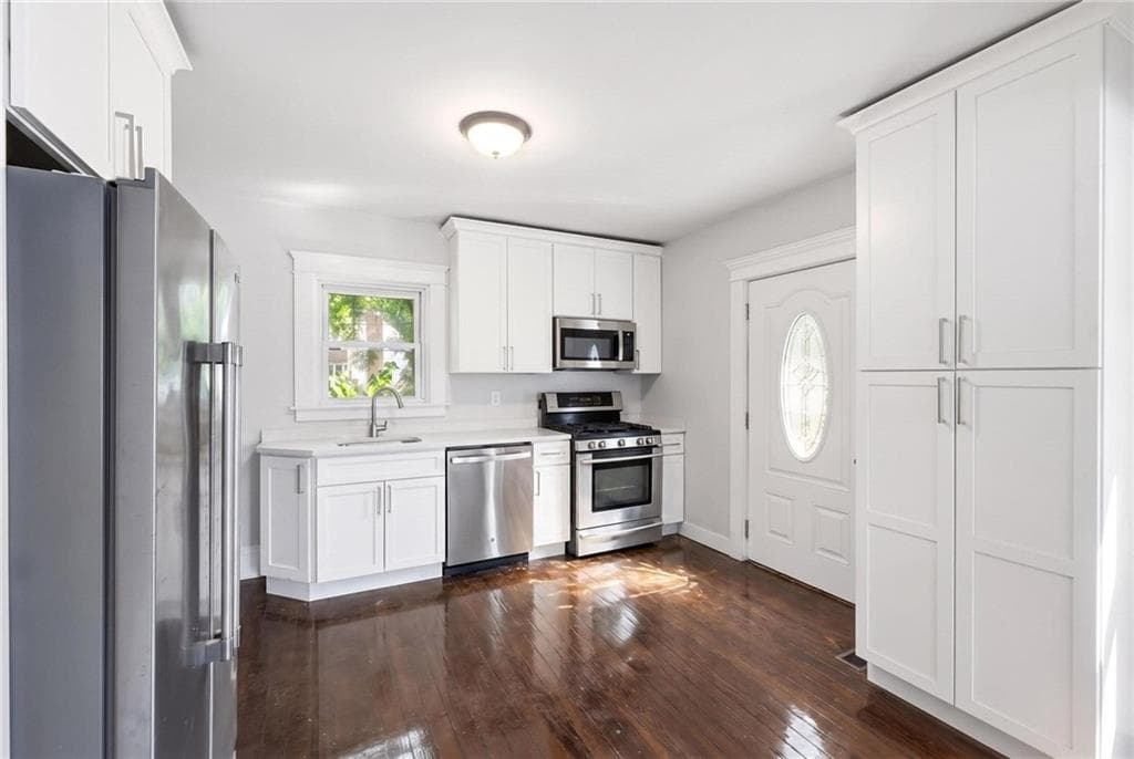 Single Family Residence at 21 Overbrook Avenue, Warwick, photo 19 of 41