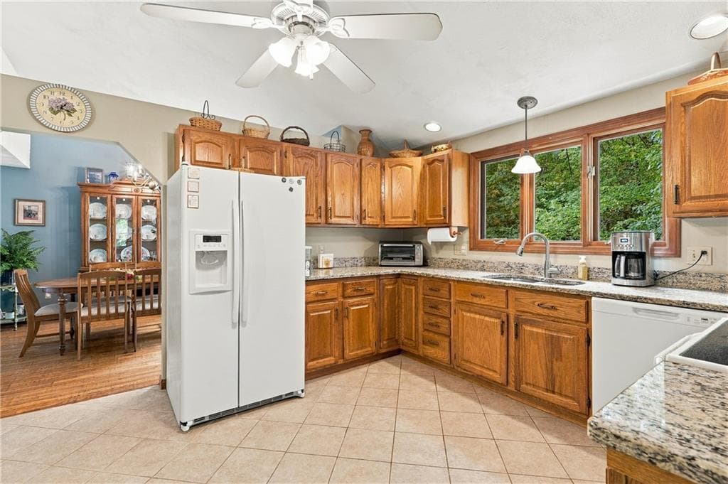 Single Family Residence at 510 Maureen Circle, Burrillville, photo 6 of 44