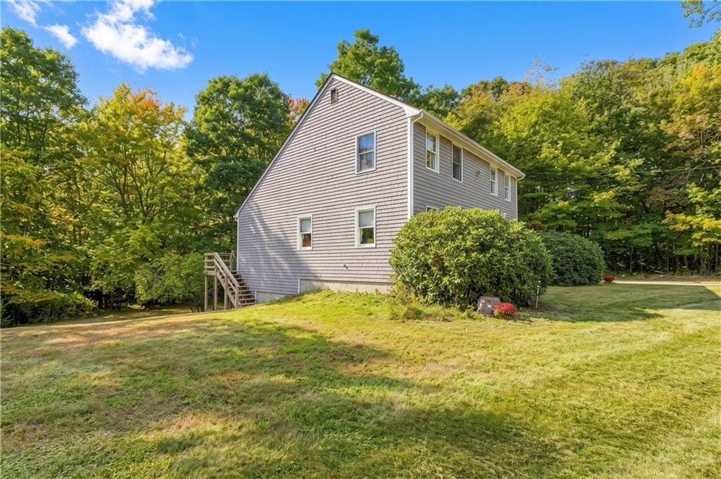 Single Family Residence at 510 Maureen Circle, Burrillville, photo 5 of 44