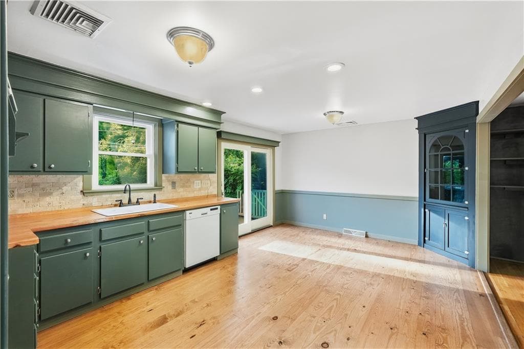 Single Family Residence at 455 South Lake Road, Tiverton, photo 8 of 27