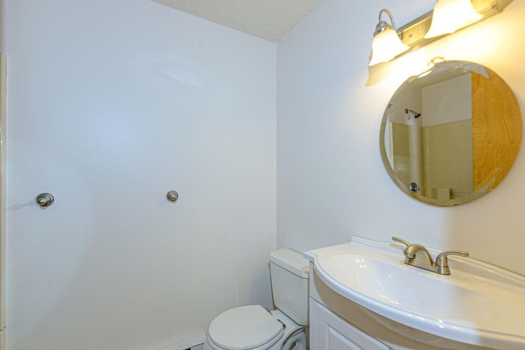 Condominium at 29 West Castle Way UNIT B, Charlestown, photo 9 of 13