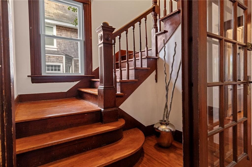 Single Family Residence at 15 Bradford Avenue, Newport, photo 26 of 50