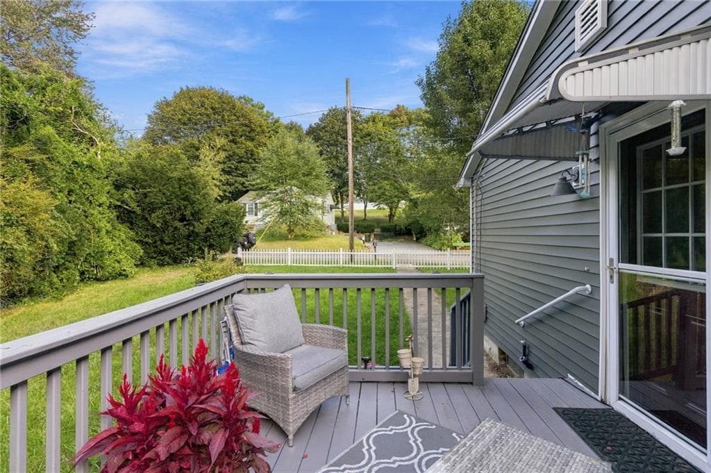 Single Family Residence at 17 Pleasant View Circle, Smithfield, photo 23 of 29