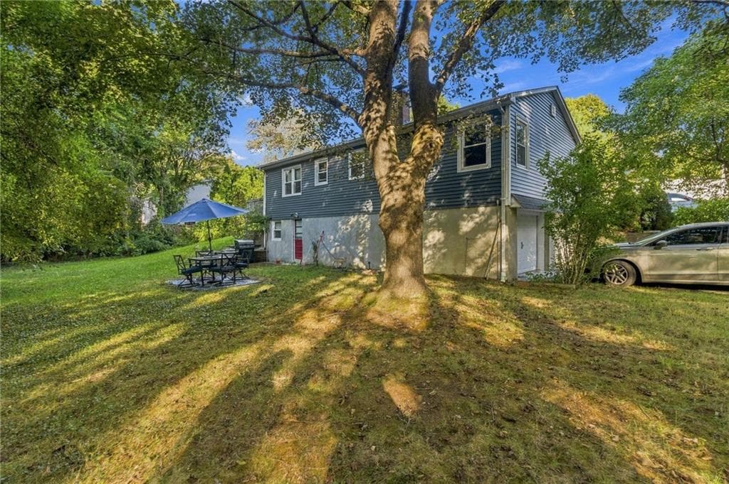 Single Family Residence at 17 Pleasant View Circle, Smithfield, photo 27 of 29