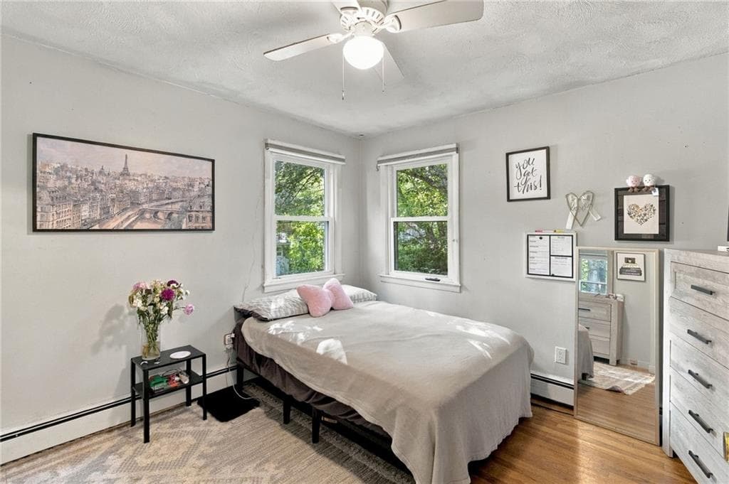 Single Family Residence at 17 Pleasant View Circle, Smithfield, photo 13 of 29