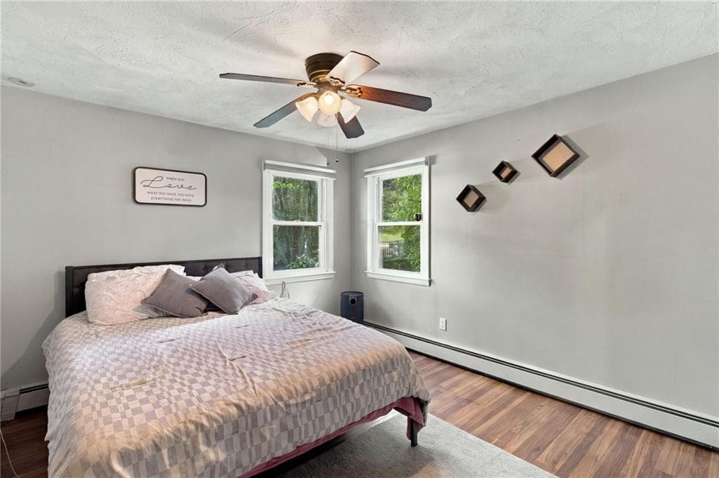 Single Family Residence at 17 Pleasant View Circle, Smithfield, photo 17 of 29