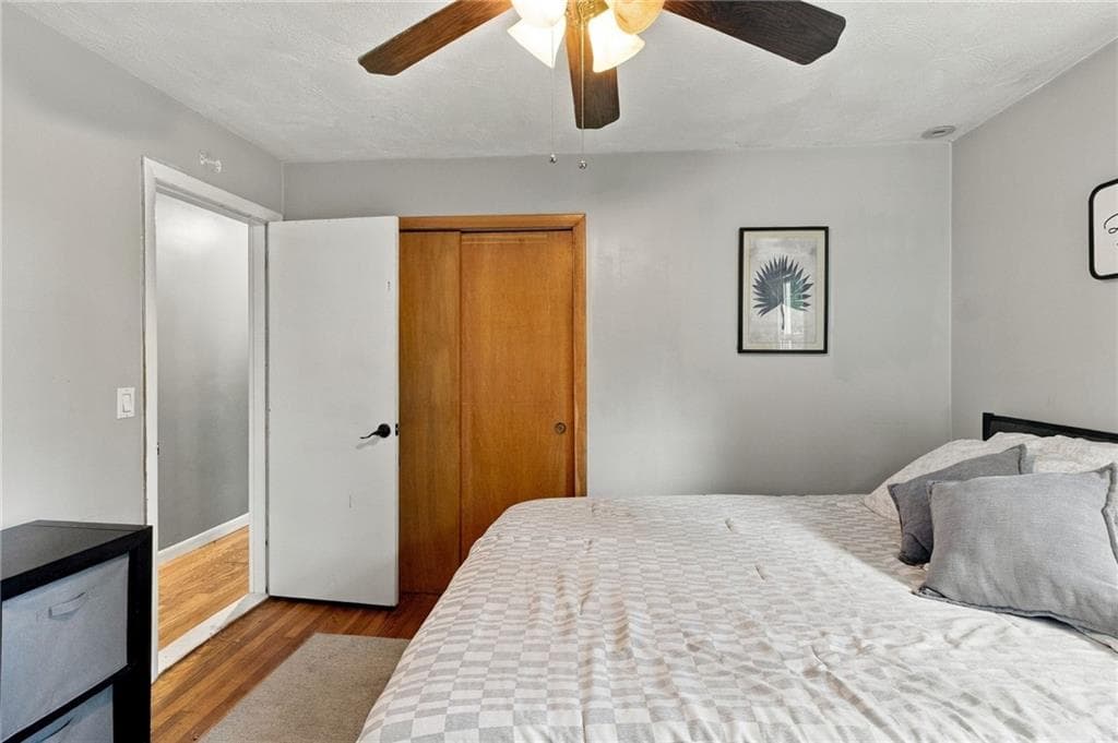 Single Family Residence at 17 Pleasant View Circle, Smithfield, photo 16 of 29