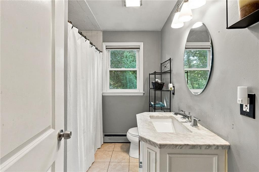 Single Family Residence at 17 Pleasant View Circle, Smithfield, photo 10 of 29