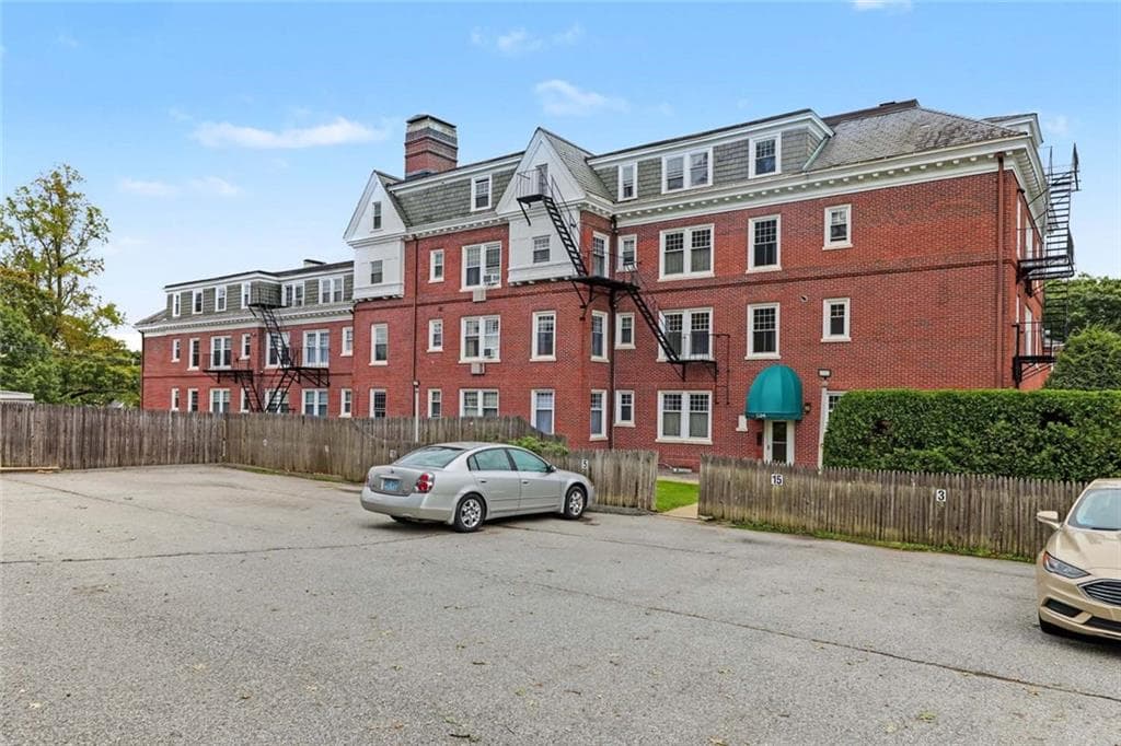 Condominium at 234 President Avenue UNIT 3, Providence, photo 33 of 37