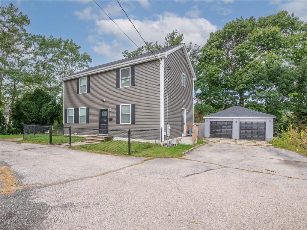 Single Family Residence at 1105 Pontiac Avenue, Cranston, photo 2 of 30
