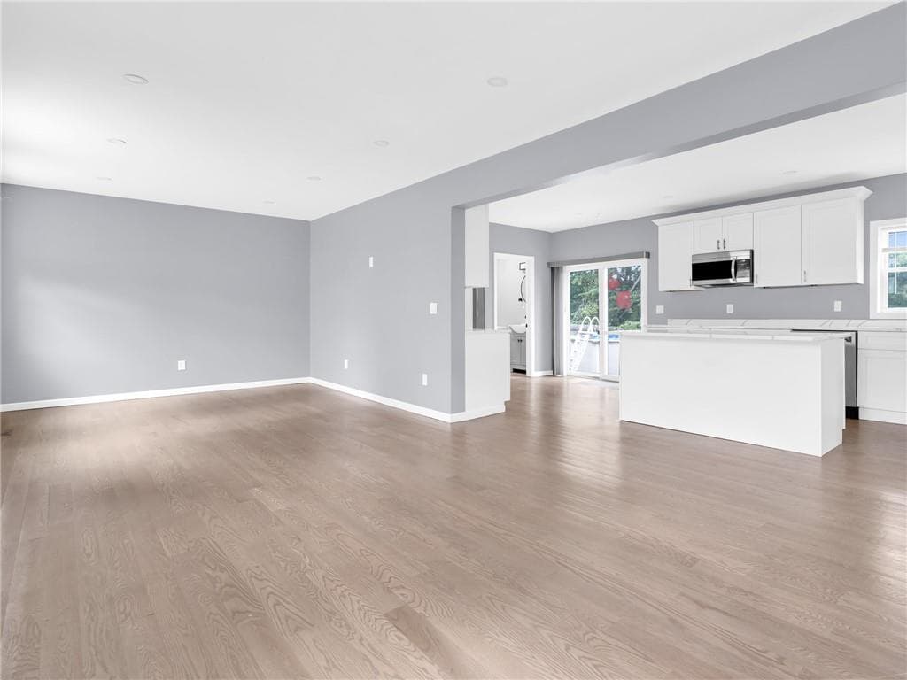 Single Family Residence at 1105 Pontiac Avenue, Cranston, photo 12 of 30
