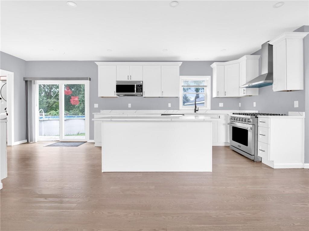 Single Family Residence at 1105 Pontiac Avenue, Cranston, photo 5 of 30