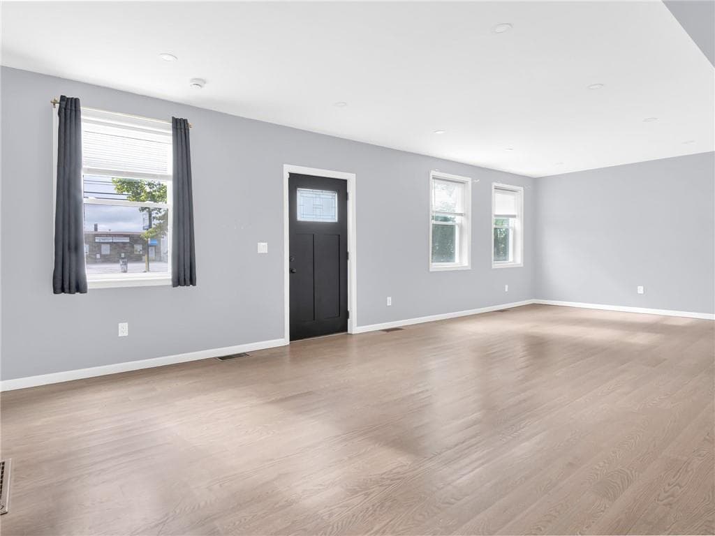 Single Family Residence at 1105 Pontiac Avenue, Cranston, photo 11 of 30