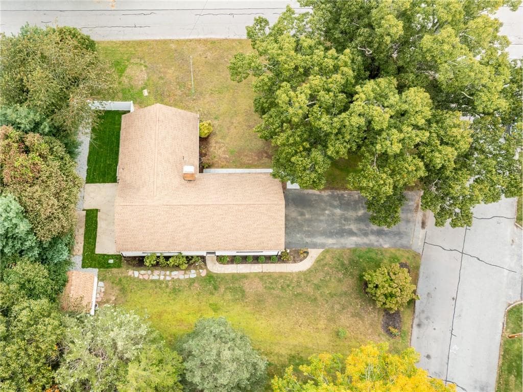Single Family Residence at 5 Sweetfern Road, Warwick, photo 27 of 29