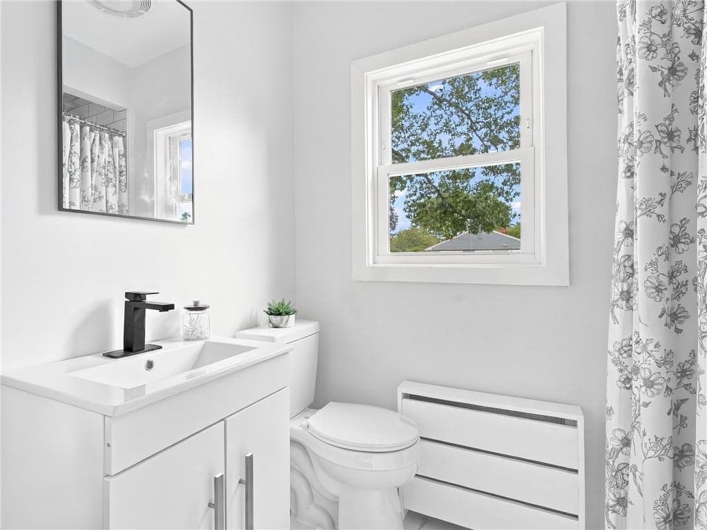 Single Family Residence at 5 Sweetfern Road, Warwick, photo 15 of 29