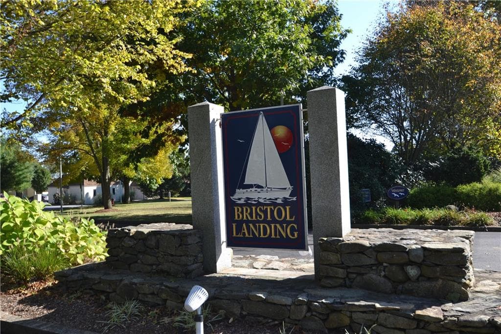 Condominium at 14 Seal Island Road UNIT 14, Bristol, photo 28 of 30