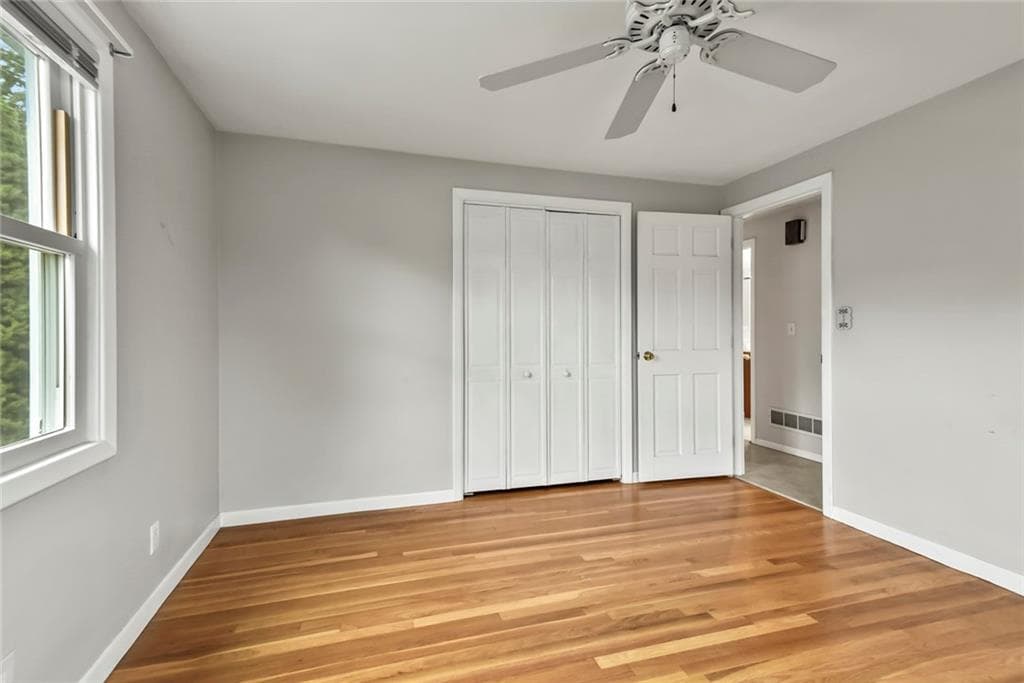 Single Family Residence at 27 Bowman Drive, Warwick, photo 13 of 30