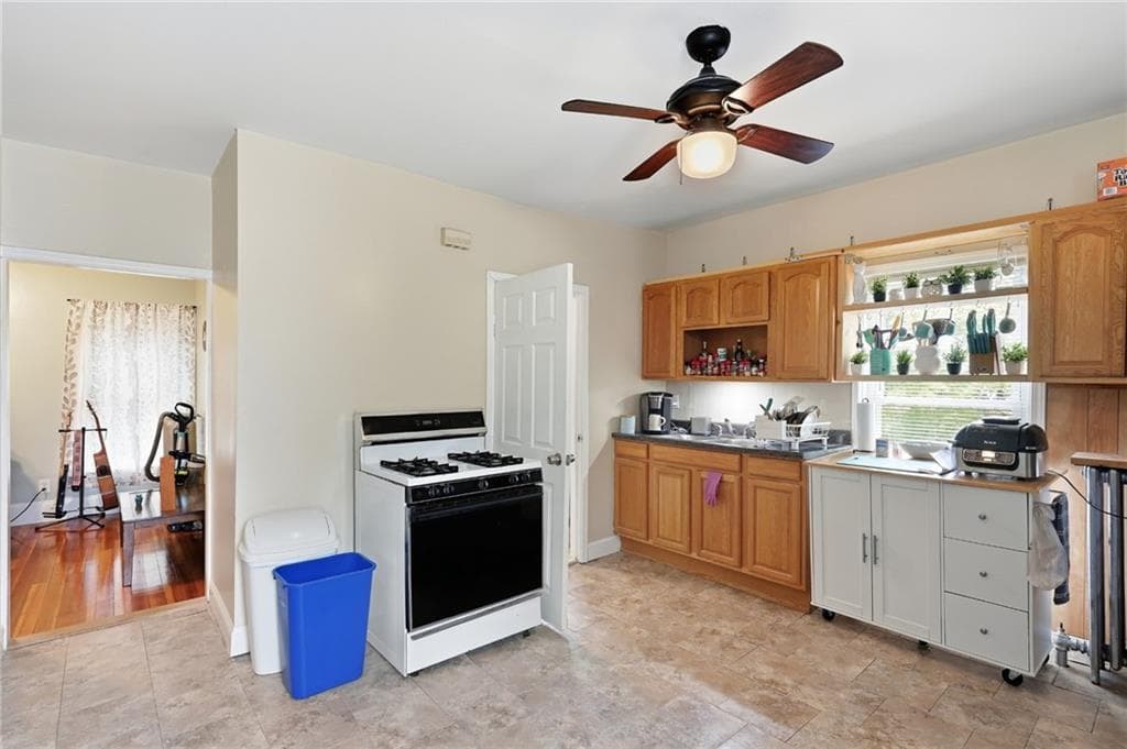 Multi Family at 7 Broad Street, Warwick, photo 22 of 49