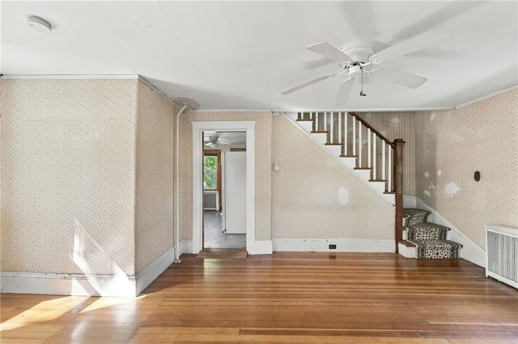 Single Family Residence at 11 Tourtelott Avenue, Warwick, photo 7 of 19