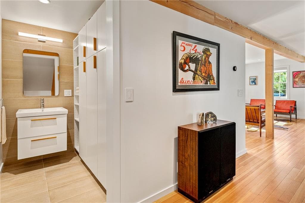 Single Family Residence at 4 Traverse Street, Providence, photo 14 of 42