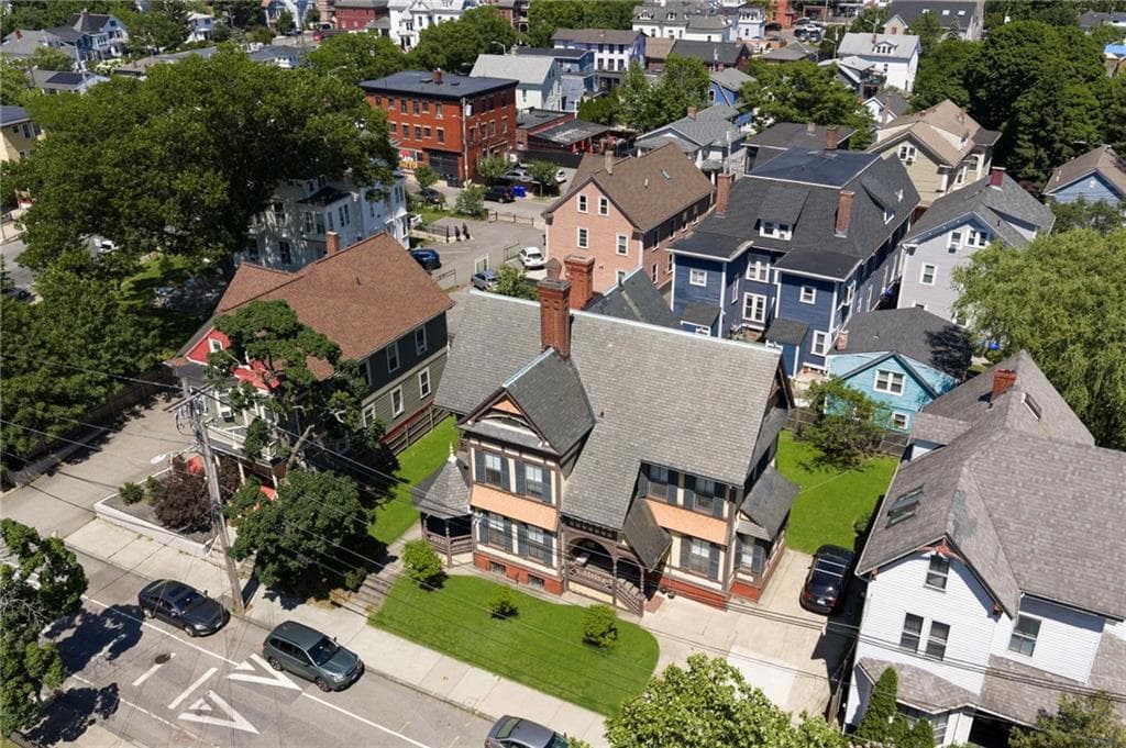 Single Family Residence at 20 Bainbridge Avenue, Providence, photo 2 of 50