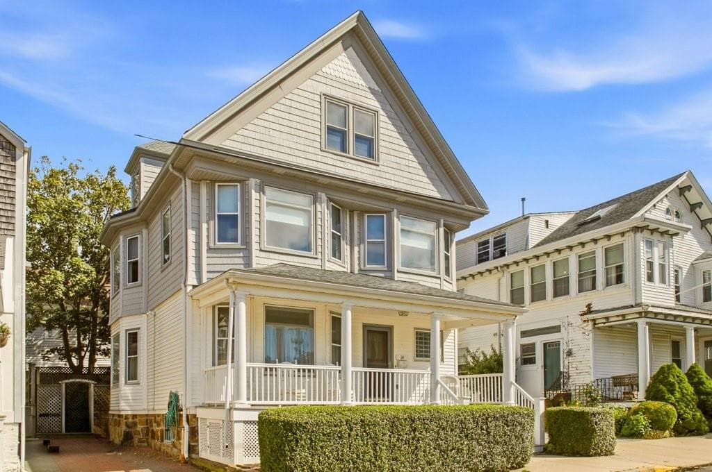 Single Family Residence at 14 Mann Avenue, Newport, photo 26 of 27