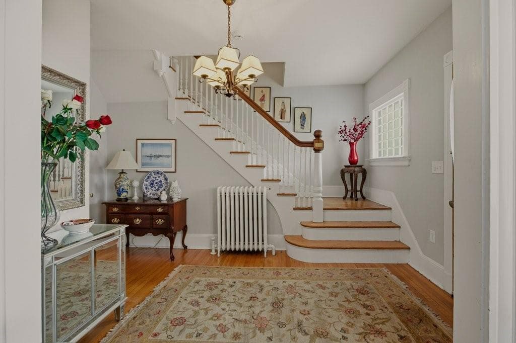 Single Family Residence at 14 Mann Avenue, Newport, photo 4 of 27