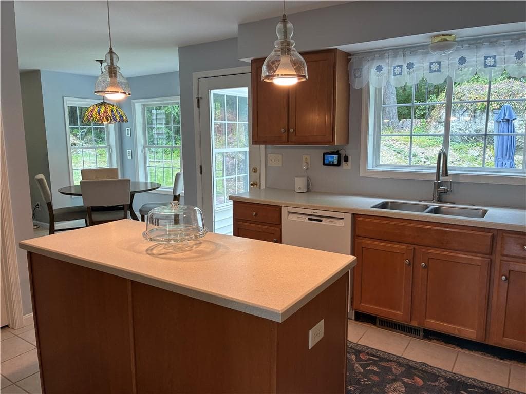 Single Family Residence at 322 Nate Whipple Highway, Cumberland, photo 17 of 50
