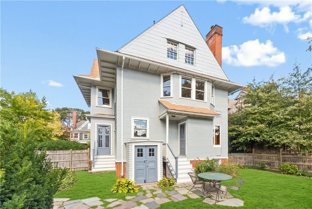 Single Family Residence at 135 Lloyd Avenue, Providence, photo 36 of 49