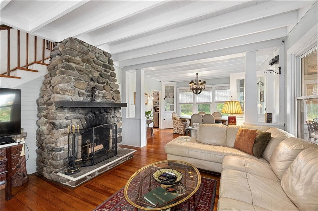 Single Family Residence at 31 Calvert Place, Jamestown, photo 12 of 42