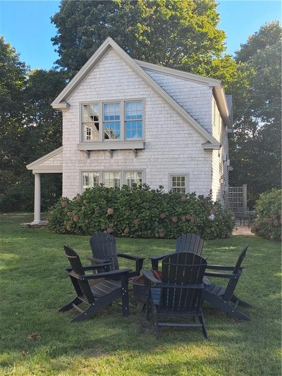 Single Family Residence at 31 Calvert Place, Jamestown, photo 7 of 42